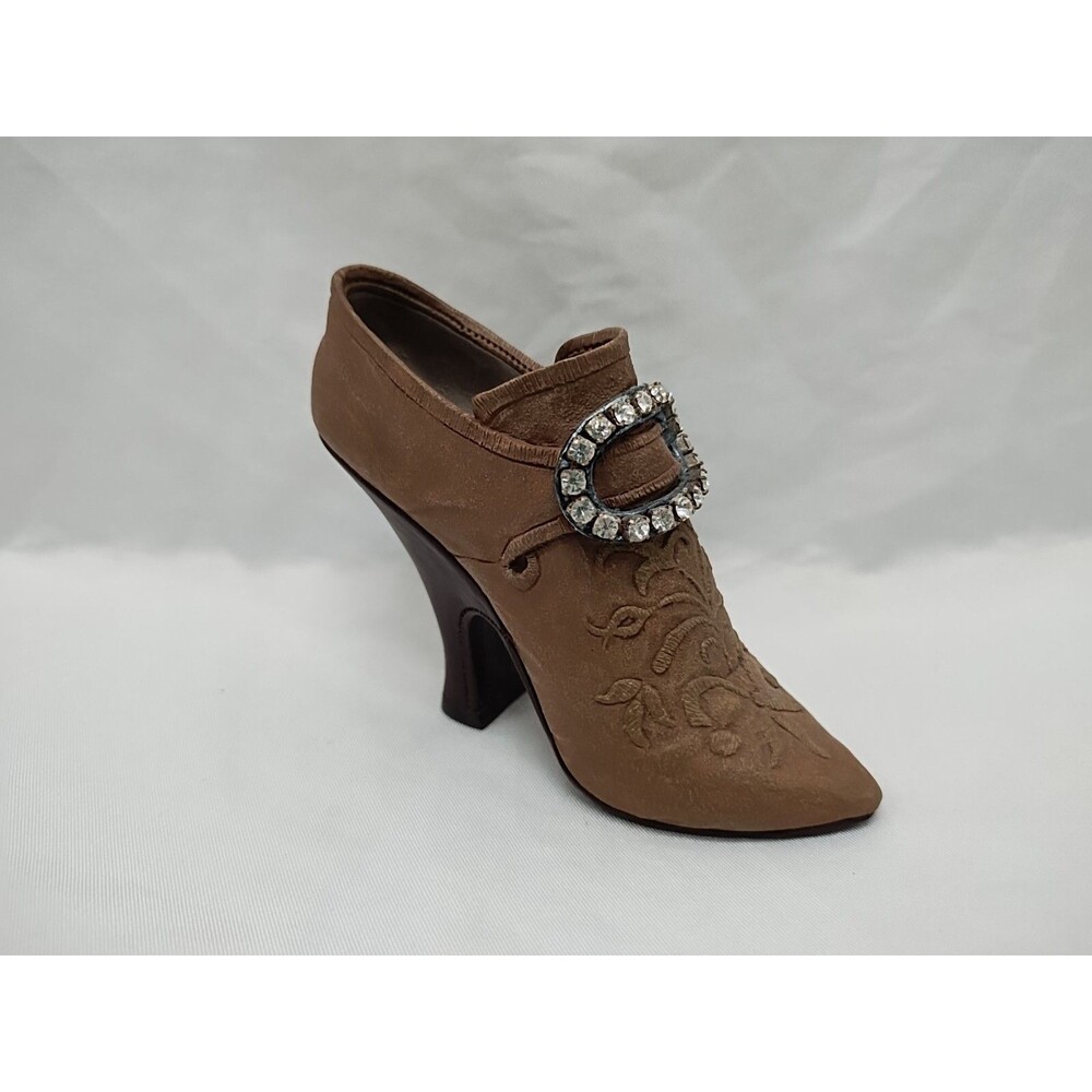Just The Right Shoe Teetering Court 1998 Raine Shoe Figurine
